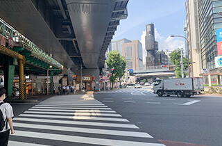 JR新橋駅からの道順4