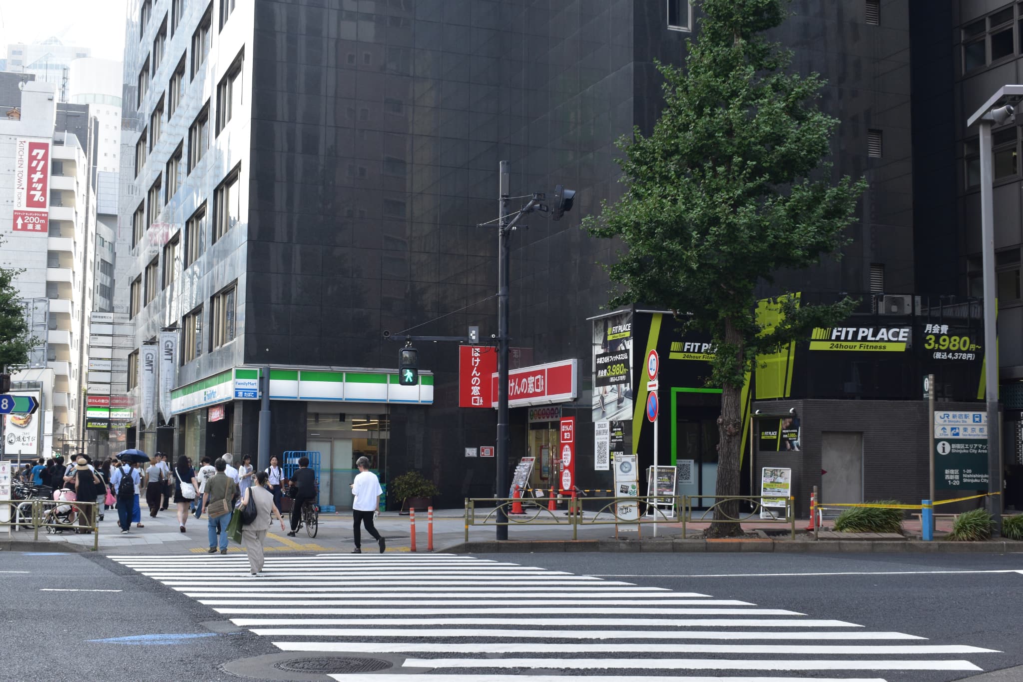 JR新宿駅東口からの道順3