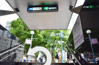 地下鉄四つ橋線西梅田駅南改札口からの道順7